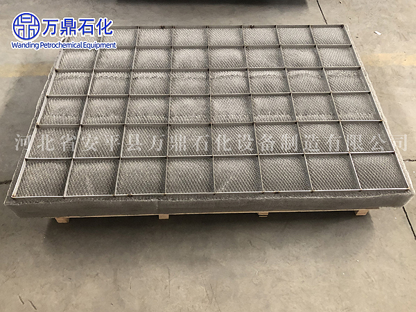 加拿大某公司采購我司玻璃纖維絲與不銹銅絲混編方形除沫器，規格多種，格柵均為圓鋼制作，數量500套